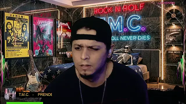 Show modela chino_roz na web-kameri