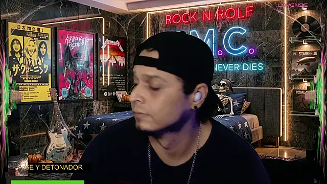 chino_roz Show Webcam