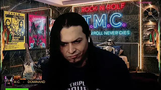 Pokazy przed kamerką – chino_roz