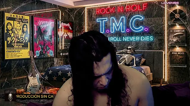 chino_roz Show in webcam
