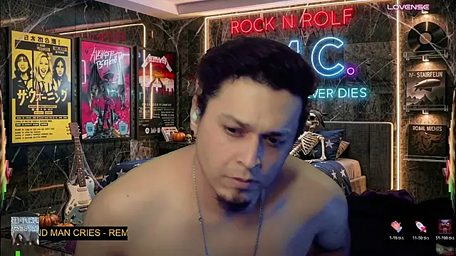 chino_roz Show in webcam