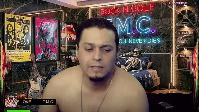 Pokazy przed kamerką – chino_roz