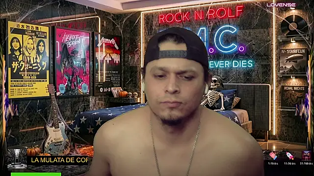 chino_roz Show in webcam