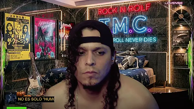 chino_roz Show in webcam