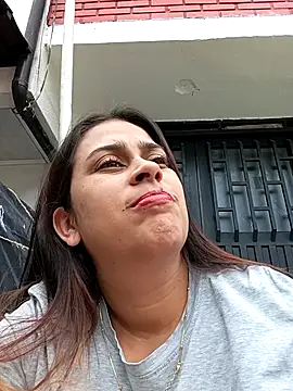 Latina_sexy1's Webcam Show