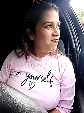 MariBelle1: διαδικτυακό σόου στην κάμερα