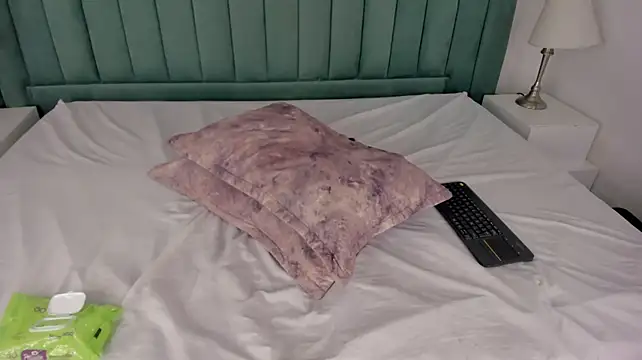 kimjonnes01's Live XXX Chat