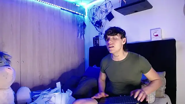 Santiago_kiler Show in webcam