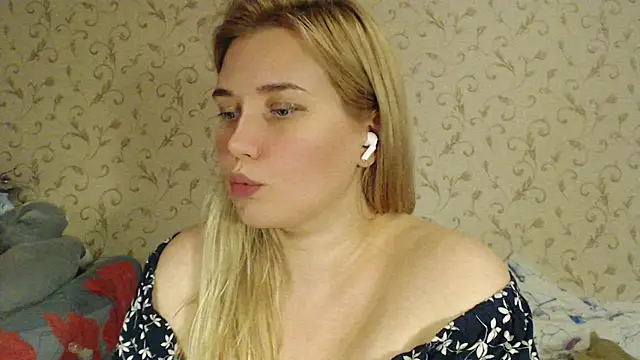 mmmPinUpGirl Adlı Modelin Canlı XXX Sohbeti