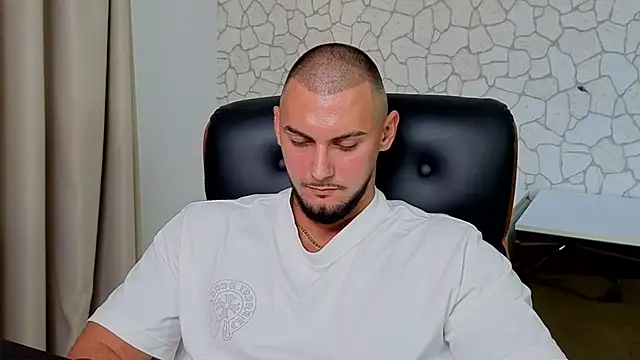 הופעת וובקאם של ClintMasters