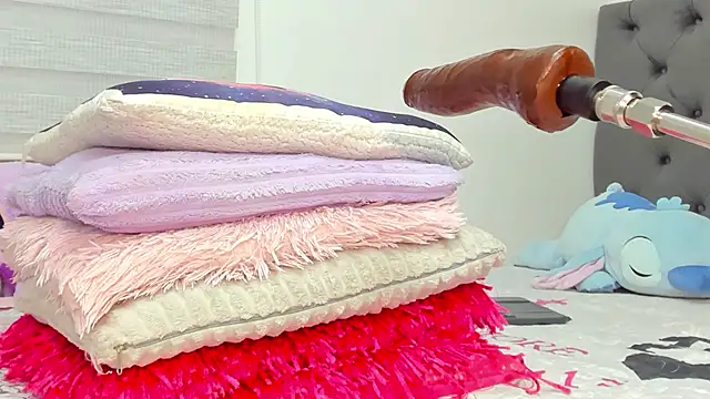 Elizabeth_18_'s Webcam Show