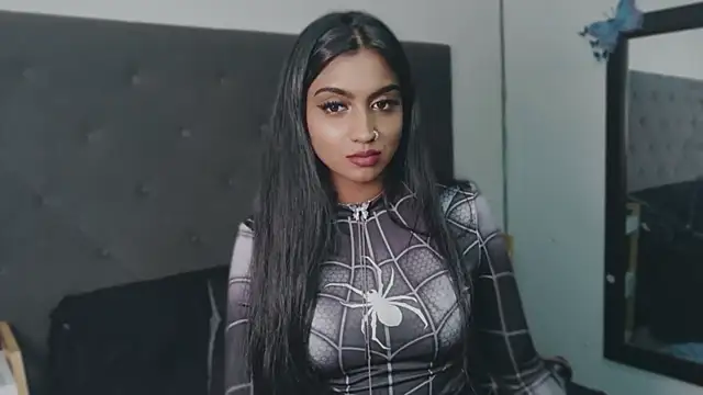 Delilah_Blazee Obrolan Langsung XXX