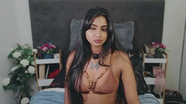Delilah_Blazee Adlı Modelin Canlı XXX Sohbeti