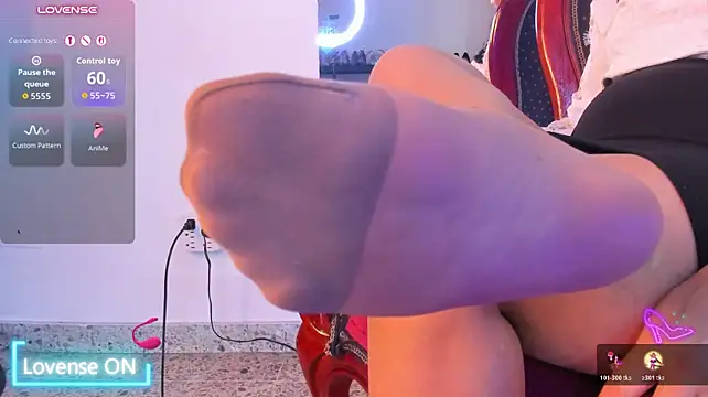 ChanelNylon's Webcam Show