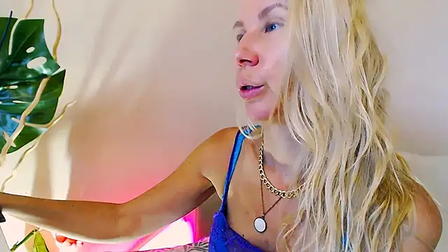 Chatroom XXX en direct de OLIVIA_CANDY