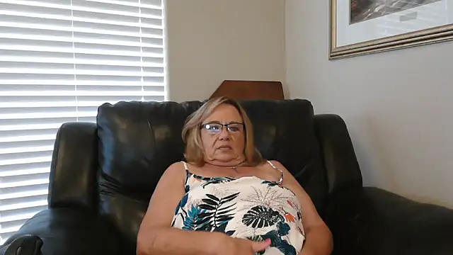 BustyAnnie's Webcam Show