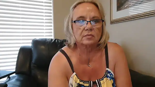 BustyAnnie Chat XXX in diretta