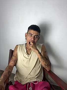 sorry-mom69's Webcam Show