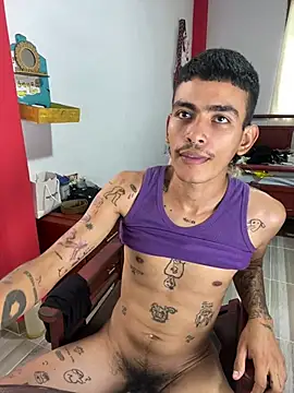 sorry-mom69: διαδικτυακό σόου στην κάμερα