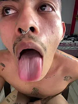הופעת וובקאם של sorry-mom69