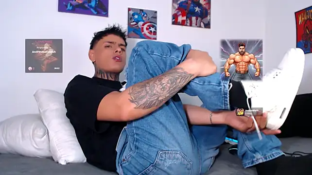 danilohot_19n Webbikameraesitys