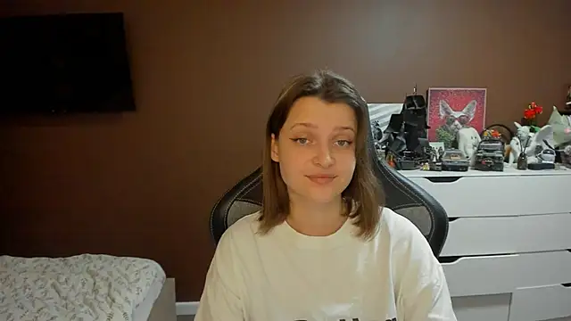 SoniNesti's Live XXX Chat