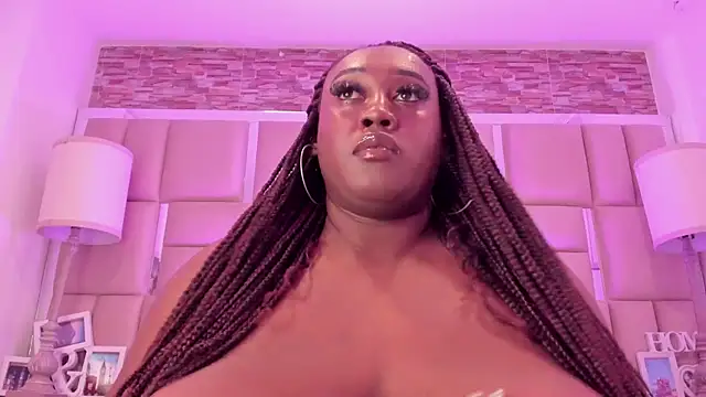 Chat +18 de ShaniaBrownn ao vivo