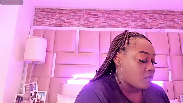 ShaniaBrownn's Live XXX Chat