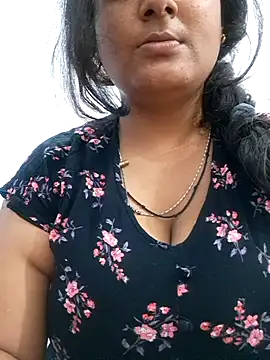 Curvy_mommy5 Show in webcam