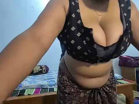 Curvy_mommy5 Show in webcam