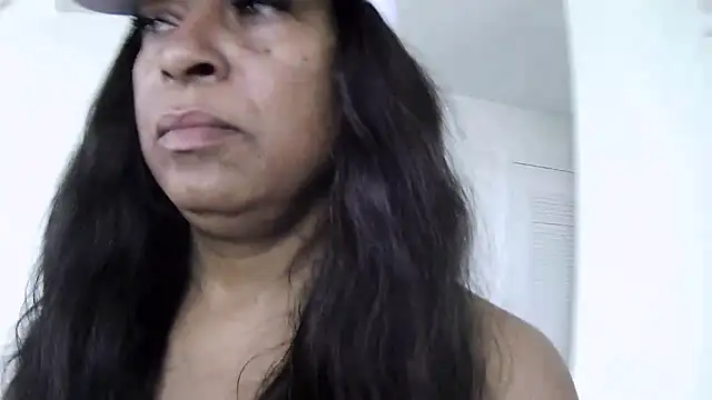 הופעת וובקאם של MSweetLindaParks