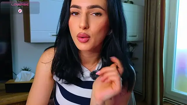 Онлайн чат XXX YourDesiree_