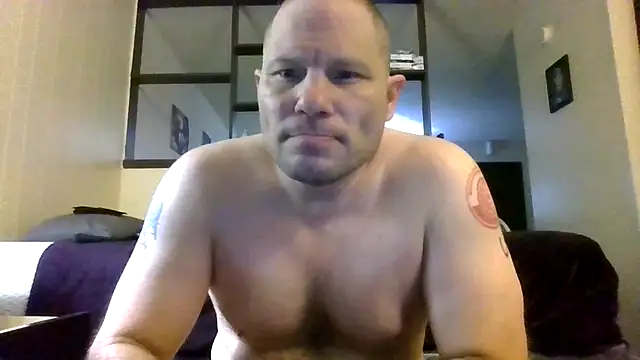 Alwayshard421 Show in webcam