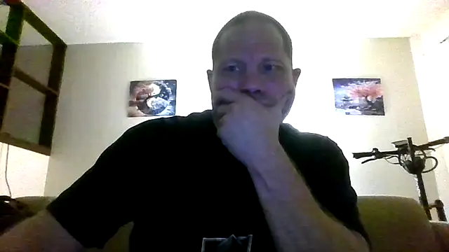 Alwayshard421 Show in webcam