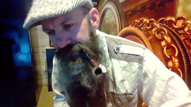 sit-on-my-beard's Webcam Show