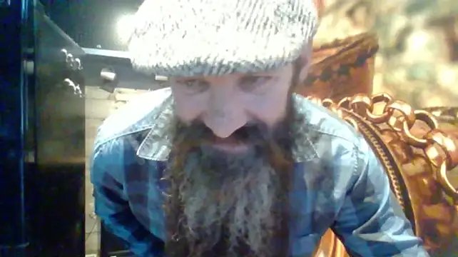 sit-on-my-beard Show in webcam