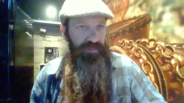 sit-on-my-beard: διαδικτυακό σόου στην κάμερα