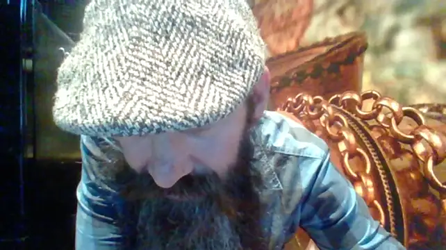 Pokazy przed kamerką – sit-on-my-beard