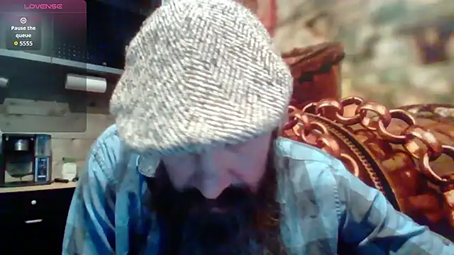 sit-on-my-beard Show in webcam