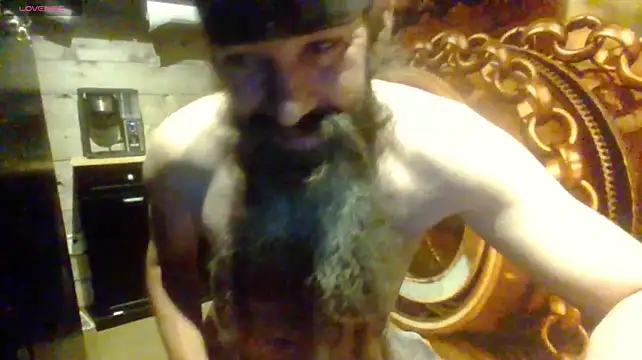Pokazy przed kamerką – sit-on-my-beard