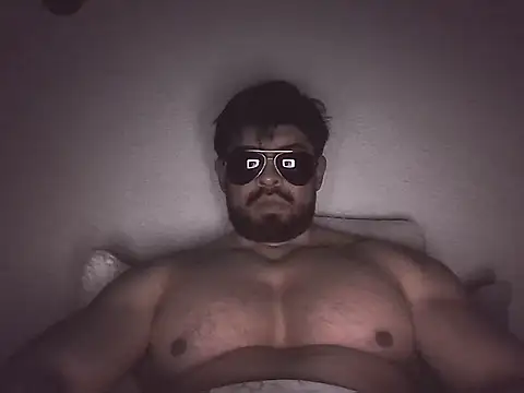 marcus002001 Show in webcam