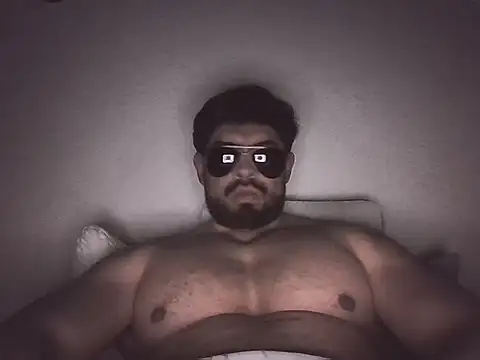 marcus002001's Webcam Show