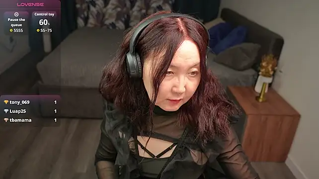 Chat +18 de AvroraSakura ao vivo