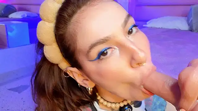 Chat +18 de Evangelyne_1 ao vivo