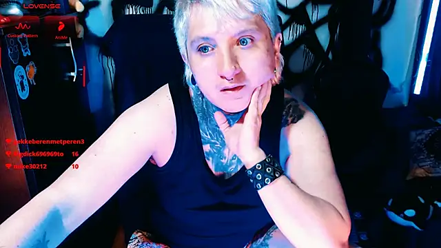 Marieblueeyes webkamerás műsora