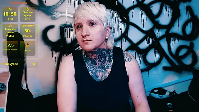 Marieblueeyes Show in webcam