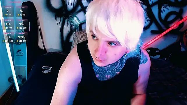 Marieblueeyes Show in webcam