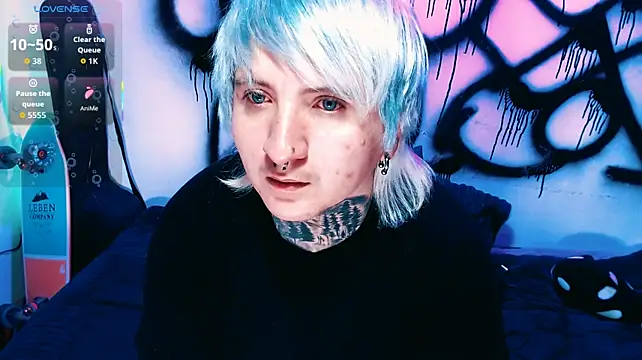 Marieblueeyes Show in webcam