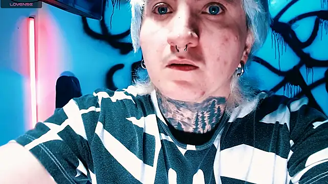Pokazy przed kamerką – Marieblueeyes