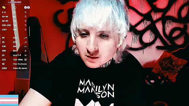 Marieblueeyes Show in webcam